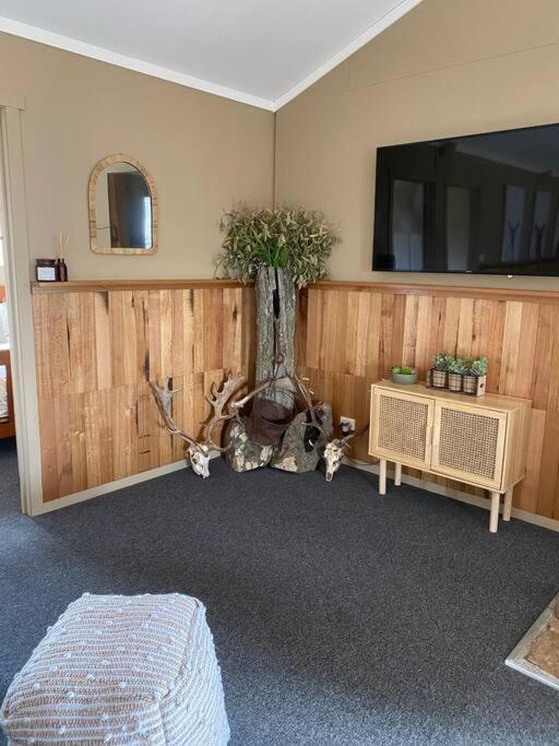 Great Lakes Wilderness Three Bedroom Home Miena ภายนอก รูปภาพ